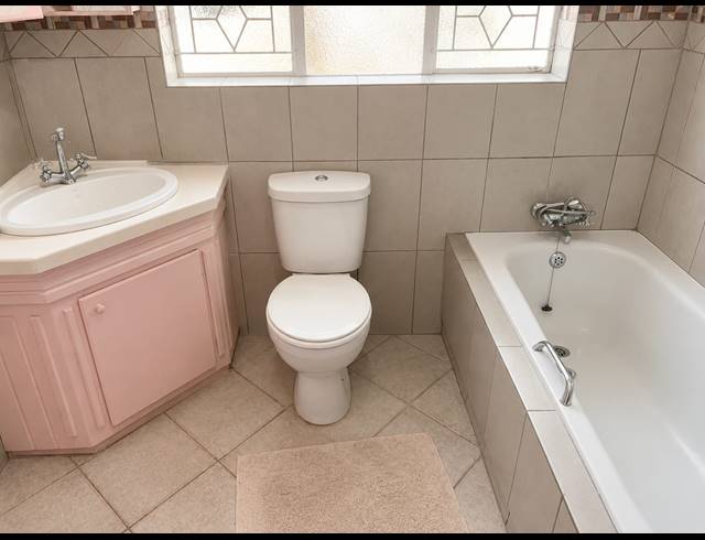 3 BEDROOM FREEHOLD FOR SALE IN VANDERBIJLPARK CE 5